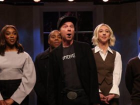 Dana Carvey as Elon Musk in front of Bowen Yang, Ego Nwodim, Kenan Thompson, Heidi Gardner and Marcello Hernández on 'SNL' on Nov. 9.