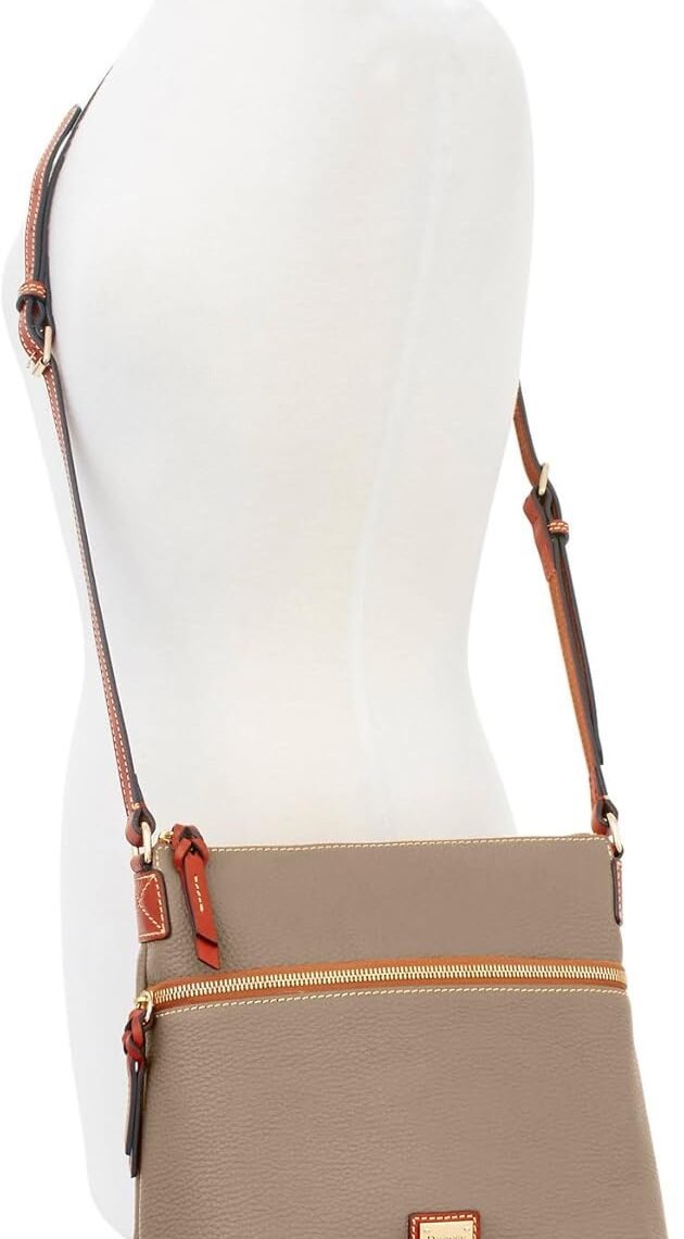 Dooney & Bourke Women's Crossbody in Pebble Grain Leather, Large Handbag with Adjustable Shoulder Strap - Image 6