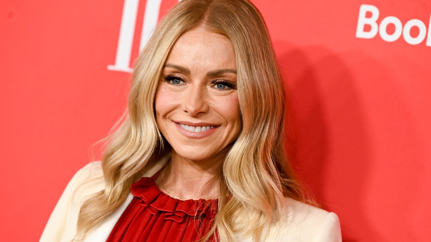 Kelly Ripa Shared a Rare Makeup Free Selfie Kelly Ripa Shared a Rare Makeup-Free Selfie