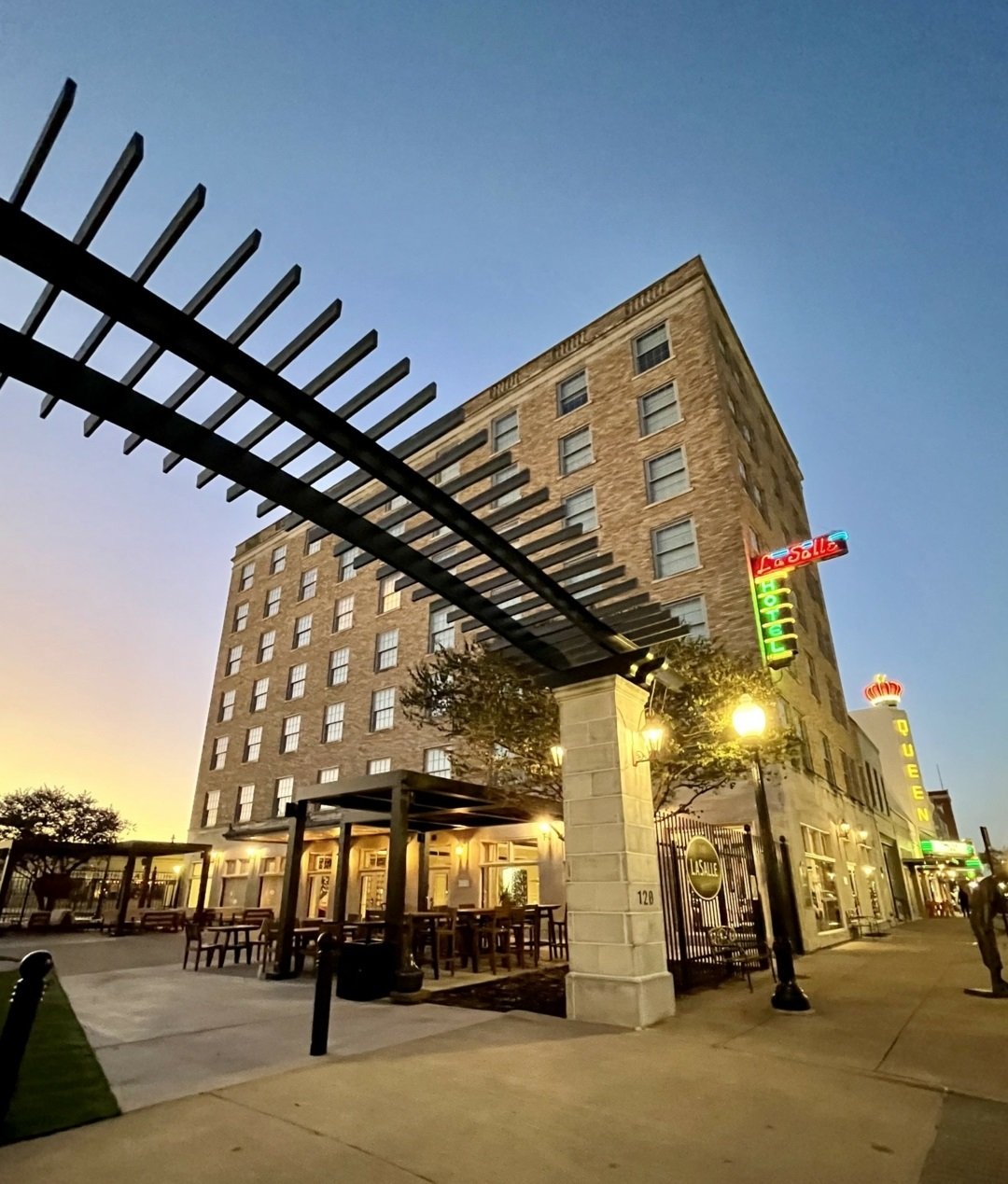 Now You’re Tipping At Check-In? Marriott Hotel Expands Tipping Culture To The Front Desk