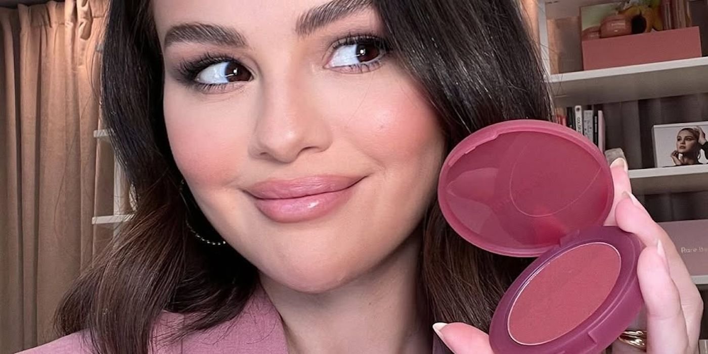 Selena Gomez's "Winter Blush" Manicure Is the Most Romantic Nail Inspo