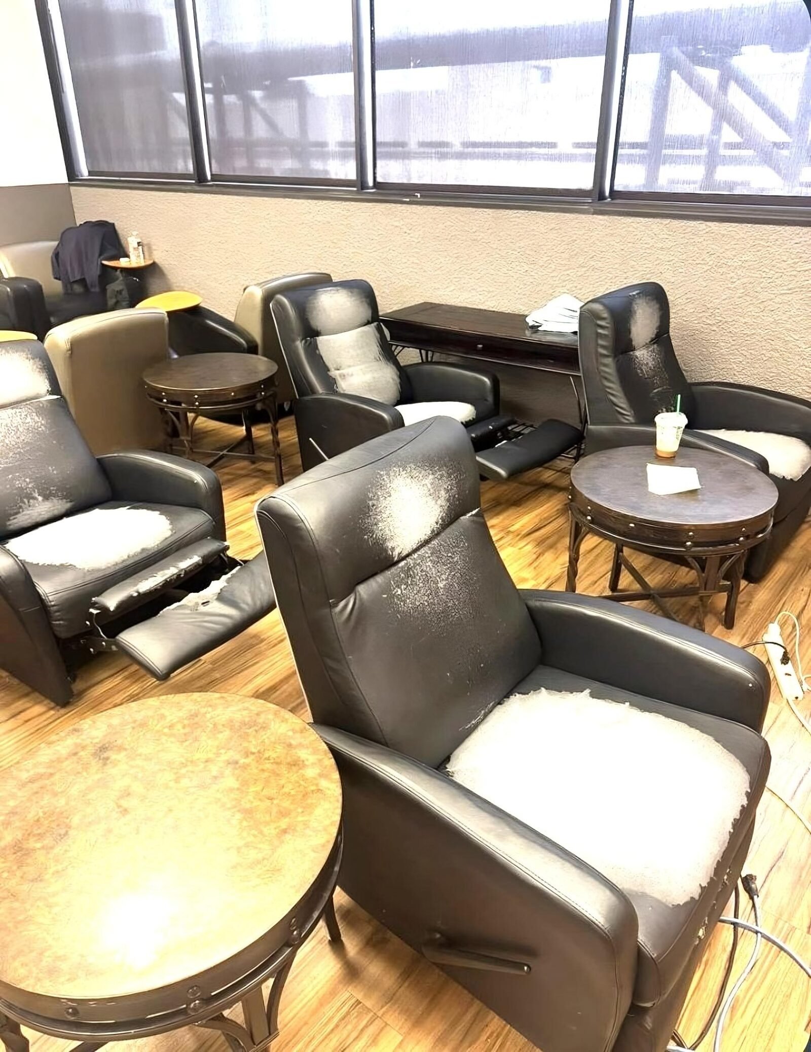 American Airlines Crew Rooms: Bed Bugs On Staff, Broken Recliners, And No Working Bathrooms