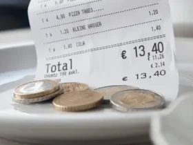 The Ultimate Guide to Tipping for Travelers