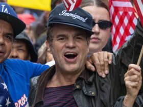Mark Ruffalo calls 'No Kings' protesters Avengers in anti-Trump speech