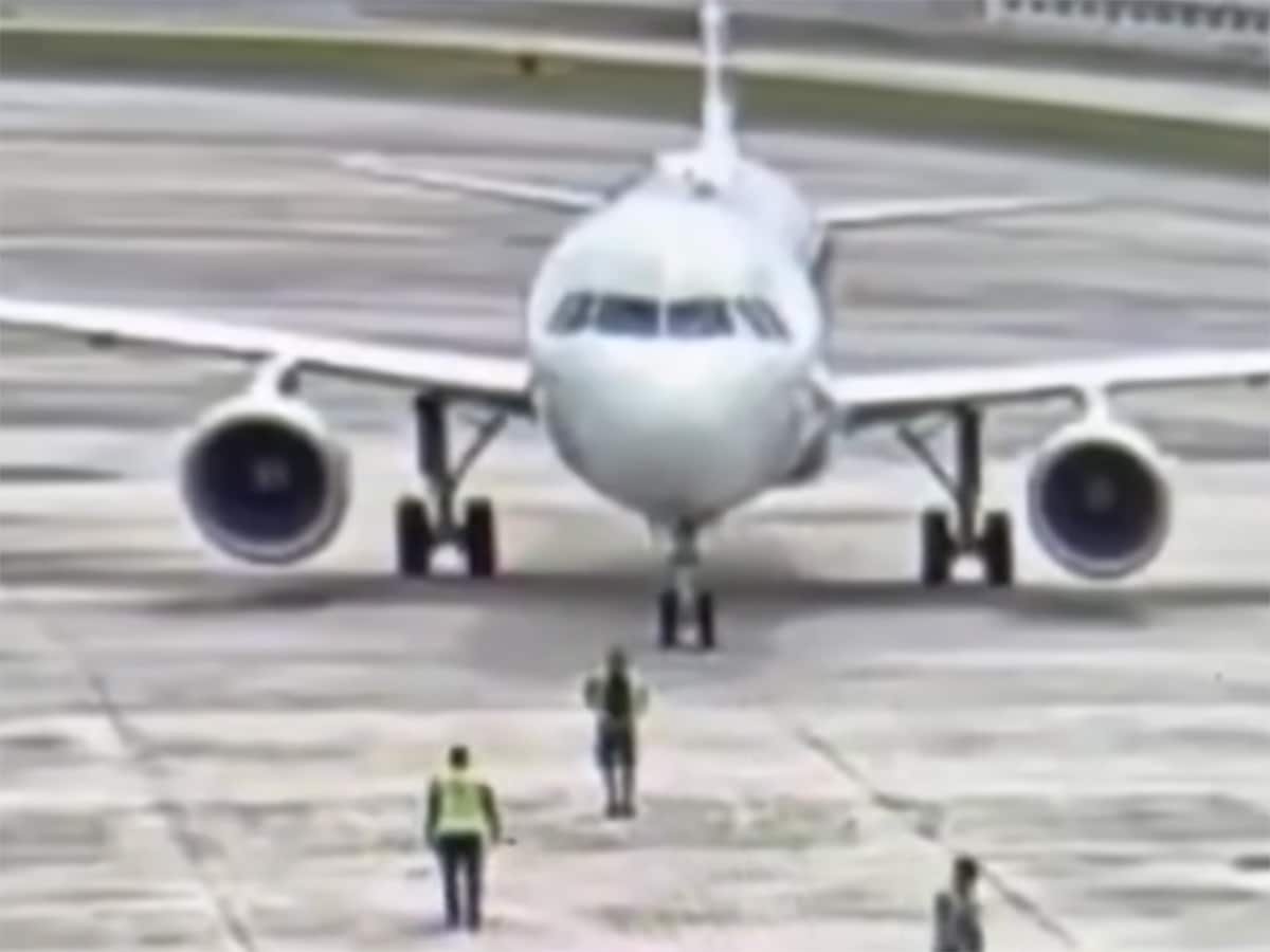 Airline Ramper Moons Plane Captain in Viral Video -