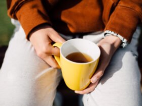 Loose Leaf vs. Tea Bags: Which Is Better (+ Tips)