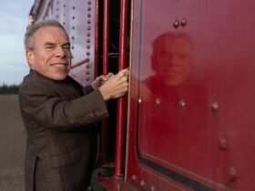 Warwick Davis to Reprise Role as Professor Flitwick in HBO 'Harry Potter' Series