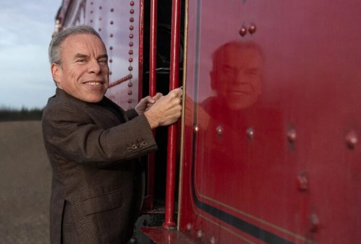 Warwick Davis to Reprise Role as Professor Flitwick in HBO 'Harry Potter' Series