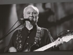 ‘Mary Tyler Moore Show’ Theme Song Performer Was 88