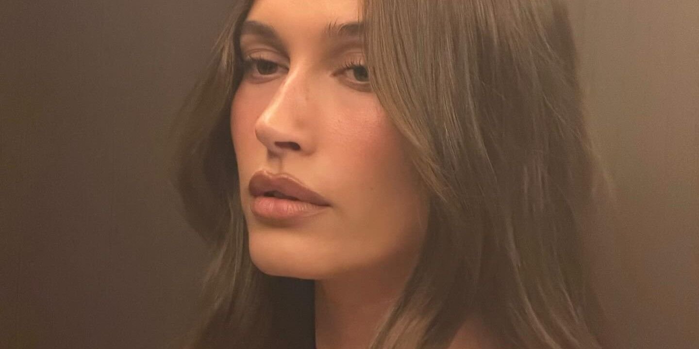 Hailey Bieber Traded Glazed Nails for the "Ultimate Fall Manicure"