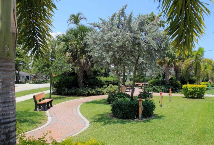 This Florida City Was Just Named the Best Place to Retire Without a Car—and It Has Low Taxes, Too