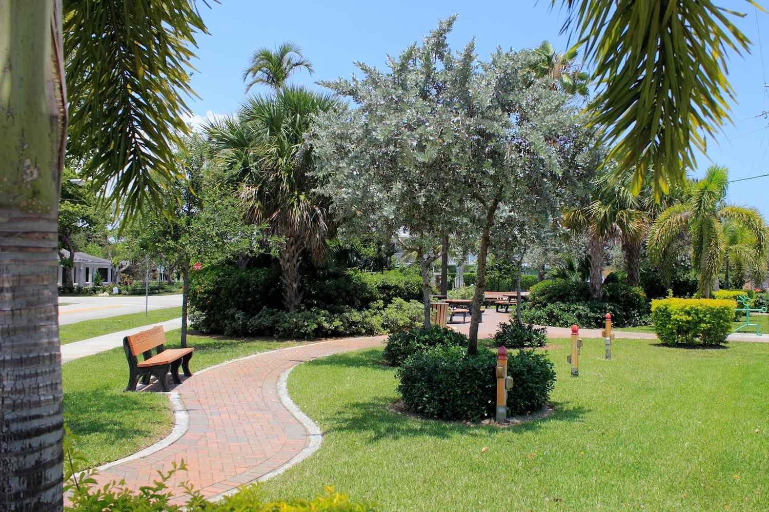 This Florida City Was Just Named the Best Place to Retire Without a Car—and It Has Low Taxes, Too