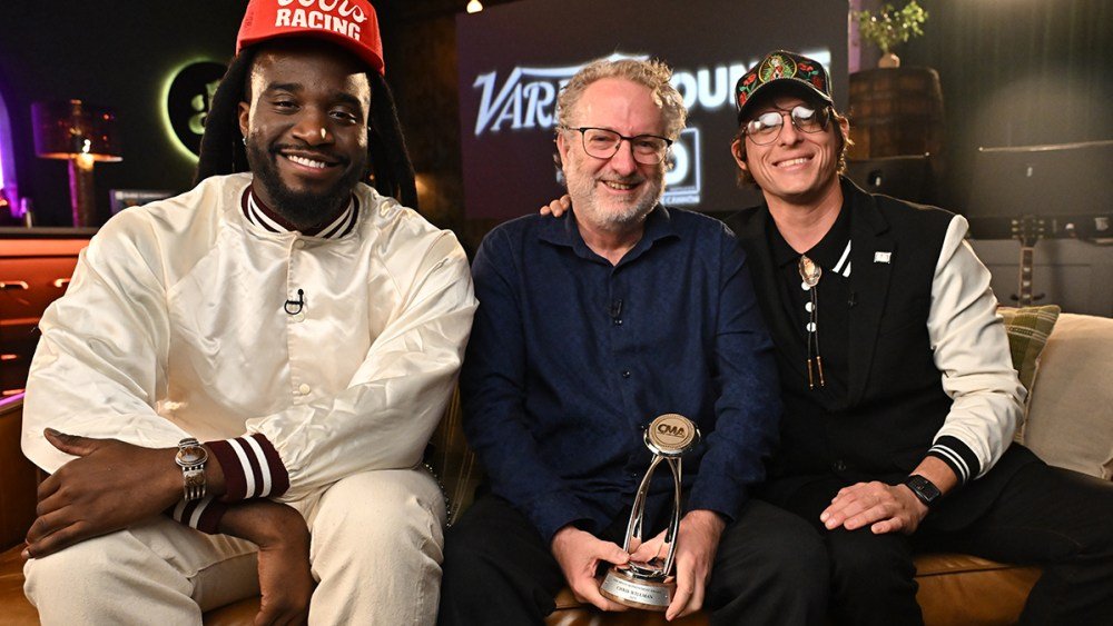 Variety's Chris Willman Wins CMA Media Achievement Award