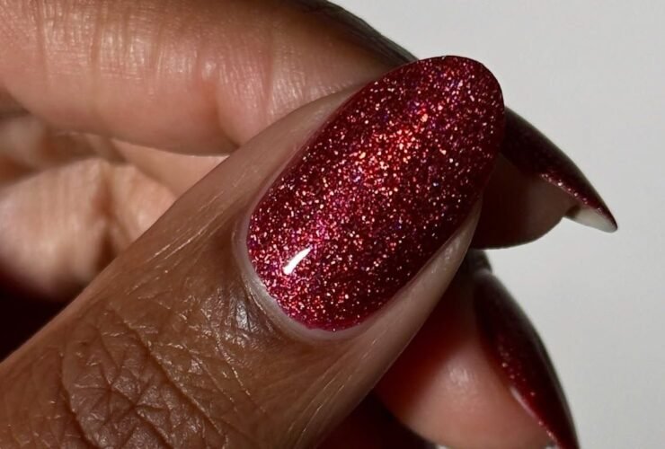 Dip Powder Vs. Gel Nails: Manicurists Explain the Difference