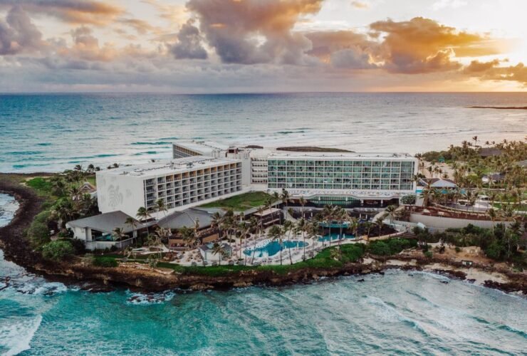 The Best Family-Friendly Resorts in Hawaii, According to a Local